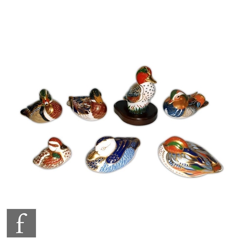 14 - Seven Royal Crown Derby bird paperweights to include Carolina Duck, Teal, Bakewell Duckling exclusiv... 