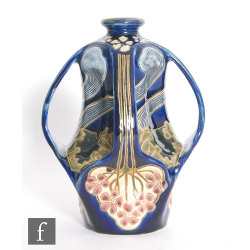 2 - Sandor Apati Abt - Zsolnay - An early 20th Century Jugendstil / Art Nouveau vase with four pulled ha... 