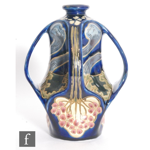 2 - Sandor Apati Abt - Zsolnay - An early 20th Century Jugendstil / Art Nouveau vase with four pulled ha... 