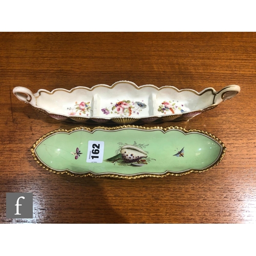 162 - A 19th Century Flight Barr and Barr Worcester pen tray of oval shaped form decorated with a hand pai... 