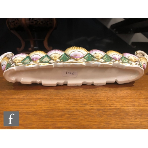 162 - A 19th Century Flight Barr and Barr Worcester pen tray of oval shaped form decorated with a hand pai... 