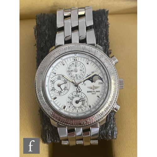 465 - A gentleman's stainless steel Breitling Astromat chronograph 1461 wrist watch, circa 1993, with bato... 