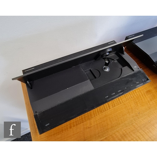 149 - A 1988 Bang & Olufsen music system, to include Beocord 3500, type 4967, serial number 09610623, ... 