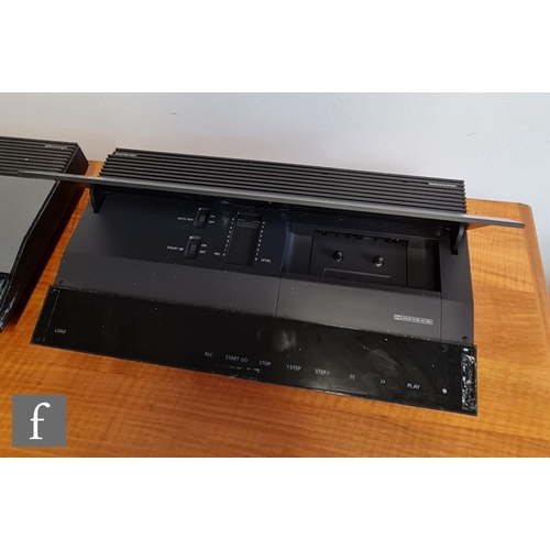 149 - A 1988 Bang & Olufsen music system, to include Beocord 3500, type 4967, serial number 09610623, ... 