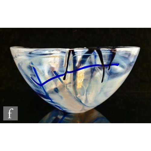 1034 - Anna Ehrner - Kosta Boda - A contemporary Contrast glass bowl of high sided form, decorated with tra... 