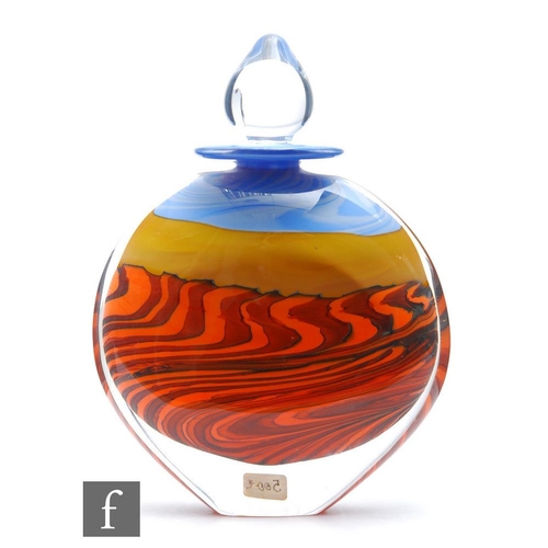 1051 - Peter Layton - London Glassblowing - A contemporary studio glass Mirage scent bottle of compressed f... 