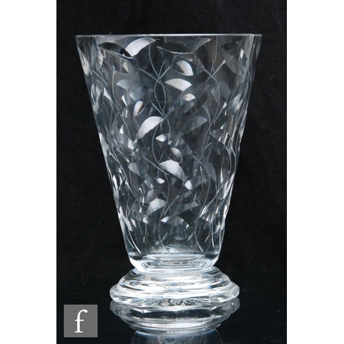 625 - Clynne Farquharson - Tudor Crystal - A 20th Century clear cut crystal glass vase, of footed sleeve f... 