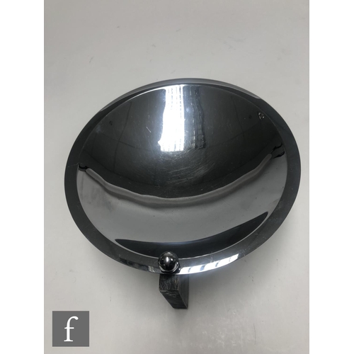 486 - Unknown - An Art Deco chrome plated circular bowl of plain form with black painted wooden side handl... 