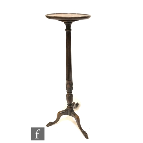 1218 - An Edwardian mahogany tripod occasional table on slender reeded and part baluster pedestal, on splay... 