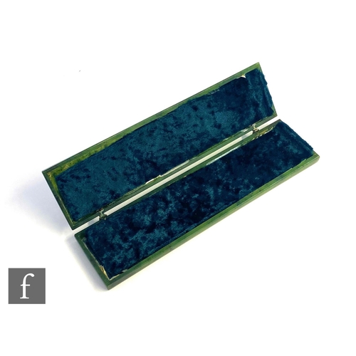 420 - An early 20th Century nephrite rectangular hinged box in the manner of Mikhail Perkhin (Michael Perc... 