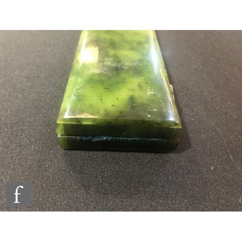 420 - An early 20th Century nephrite rectangular hinged box in the manner of Mikhail Perkhin (Michael Perc... 