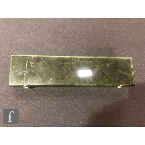 420 - An early 20th Century nephrite rectangular hinged box in the manner of Mikhail Perkhin (Michael Perc... 