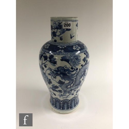 200 - A Chinese blue and white porcelain vase, late Qing Dynasty (1644-1912), of baluster form extending t... 