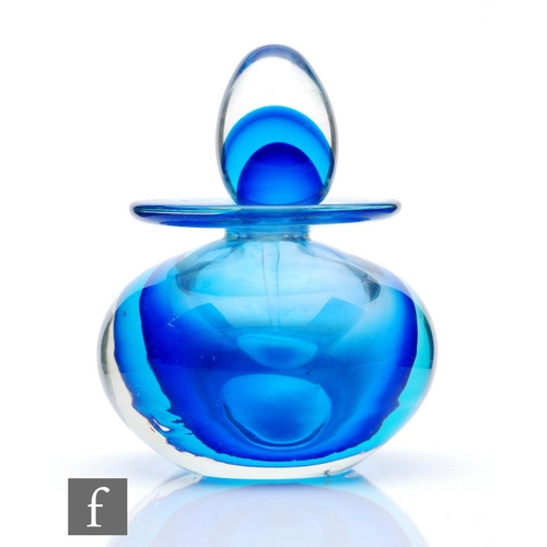 183 - A later 20th Century Sommerso glass scent bottle of compressed ovoid form with a wide flat rim and o... 