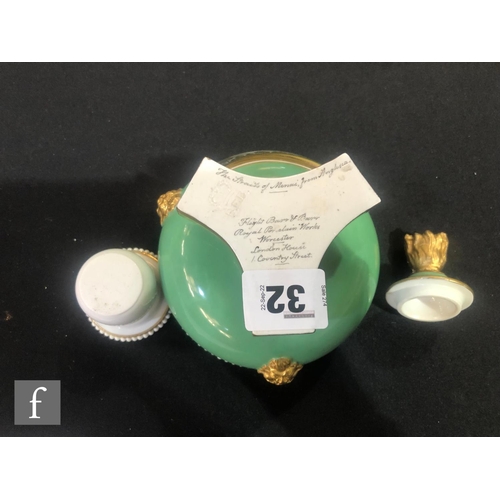 32 - A 19th Century Flight Barr and Barr Royal Porcelain Works, Worcester inkwell decorated with a view o... 