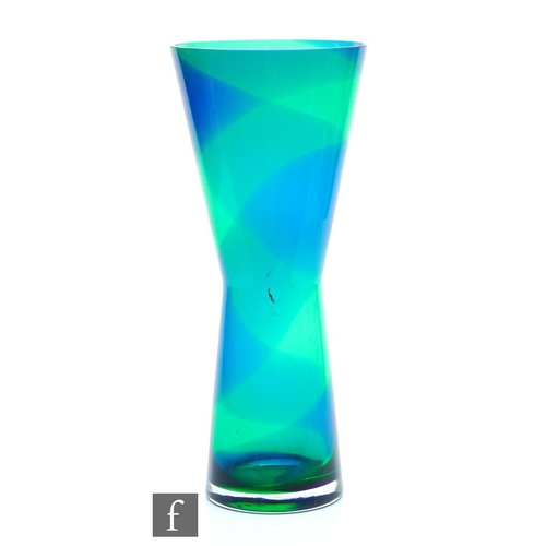 1441 - Unknown - A contemporary Italian studio glass vase of waisted form, in green with an internal blue s... 