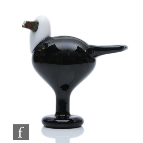 1253 - Oiva Toikka - Iittala - A later 20th Century glass model of an eagle from the Birds range, acid etch... 