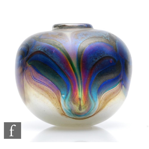 1250 - Norman Stuart Clarke - A contemporary studio glass vase of spherical form with shallow collar neck, ... 