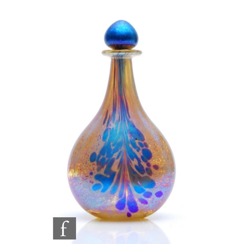 1286 - Siddy Langley - A contemporary studio glass scent bottle of compressed ovoid form, decorated with a ... 