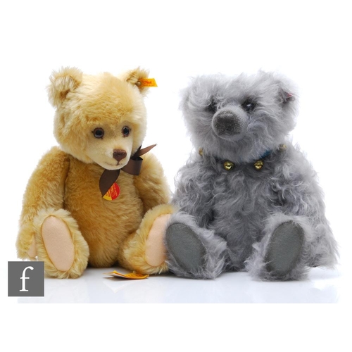 1170 - Two Steiff teddy bears, 662997 Bell Boy, grey mohair, limited edition 758 of 2000, height 40cm, boxe... 