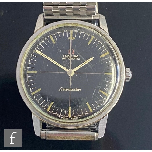 293 - A mid 20th Century Omega Seamaster stainless steel automatic wristwatch, luminous batons to a black ... 