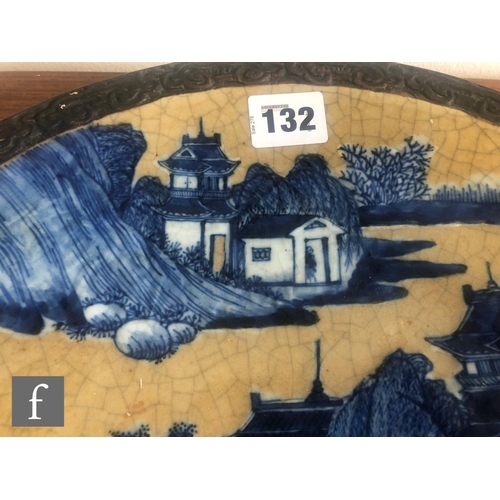 132 - A Chinese late Qing Dynasty (1644-1912) crackle glazed charger, of circular form, the central well p... 