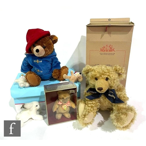 A collection of Steiff teddy bears, to include 670985 British