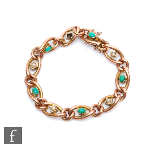 320 - An early 20th Century 9ct rose gold open curb link bracelet, weight 13g, detailed with alternating t... 