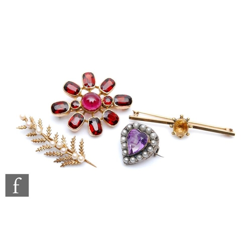 374 - Four assorted stone set brooches to include two bar examples, a heart shaped amethyst and a garnet e... 