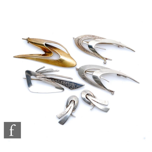 396 - Four 1960s Thomas Mott hallmarked silver brooches of varying form, together with a pair of clip earr... 