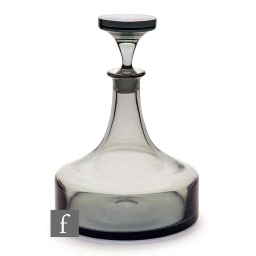 8079 - A Frank Thrower for Dartington FT15 ship's decanter with matching stopper, height 22.5cm.