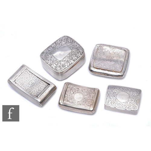 252 - Five assorted snuff boxes to include a Victorian hallmarked silver snuff box with engraved ivy leaf ... 