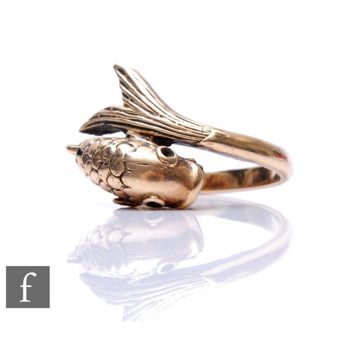 149 - A 9ct hallmarked ring modelled as a dolphin, weight 4.3g, ring size O.