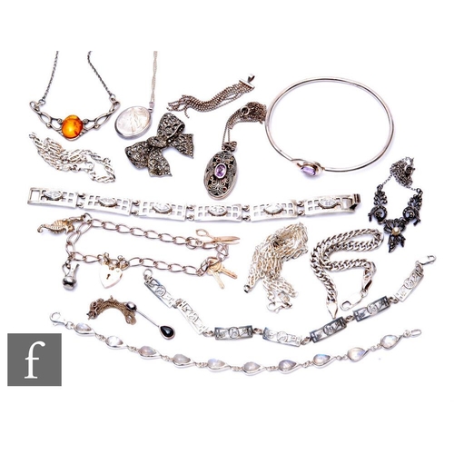 63 - A parcel lot of assorted modern silver jewellery to include stone set bracelets, pendants, chains, b... 