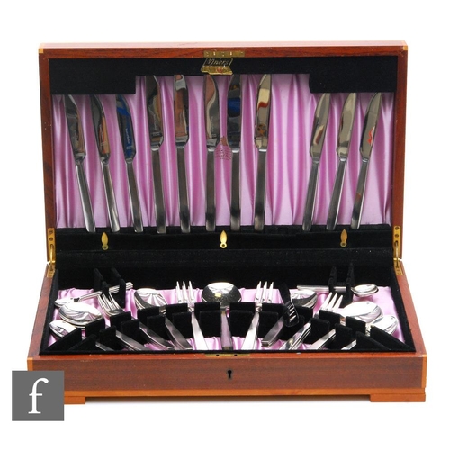 9079 - A Viners of Sheffield stainless steel six place canteen set, comprising dinner and dessert forks, kn... 