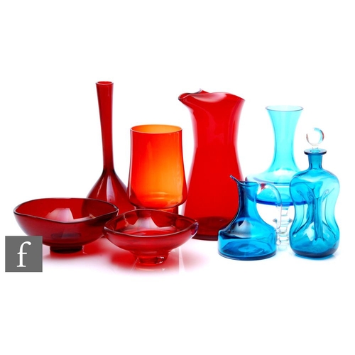 820 - A collection of assorted mid Century glass to include Whitefriars ruby dishes, Kingfisher blue jug, ... 