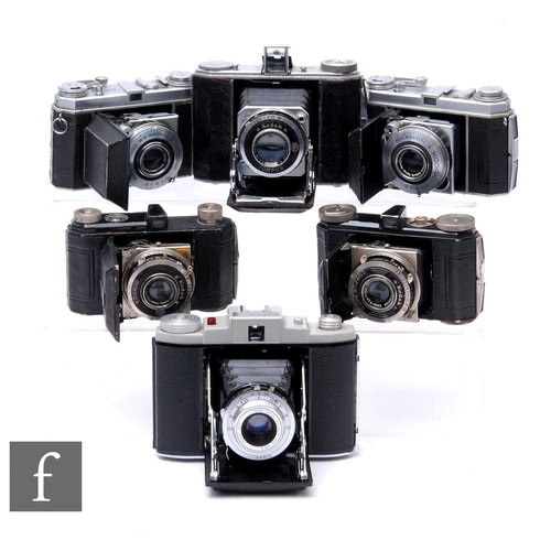 110 - An assorted collection of Kodak Retina Folding Rangefinder cameras, to include two Retina Ia cameras... 