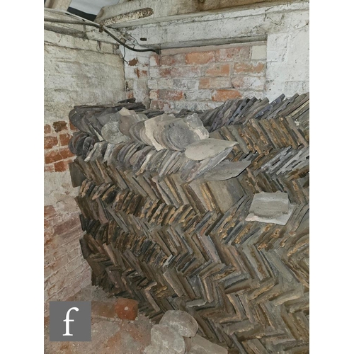 1124 - Approximately two to three thousand Victorian roof tiles, each 27cm x 18cm, also approximately eight... 