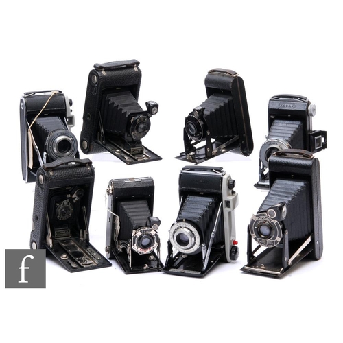 115 - An assorted collection of Kodak folding cameras, to include a boxed Sterling II with f/4.5 105mm len... 