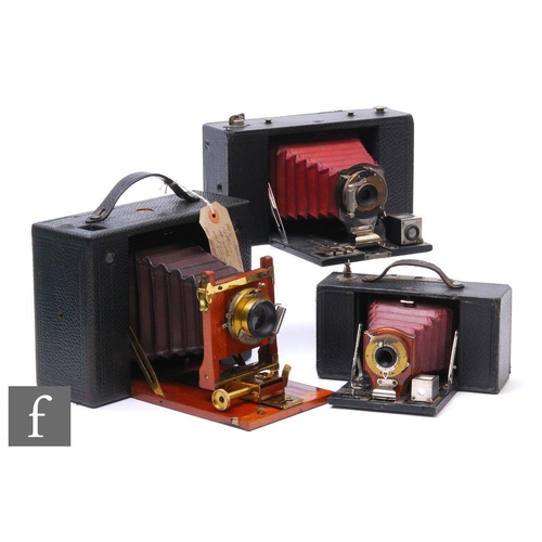 117 - A collection of Kodak folding cameras, to include a Kodak Cartridge No.4 Folding Camera, a No.2 Fold... 