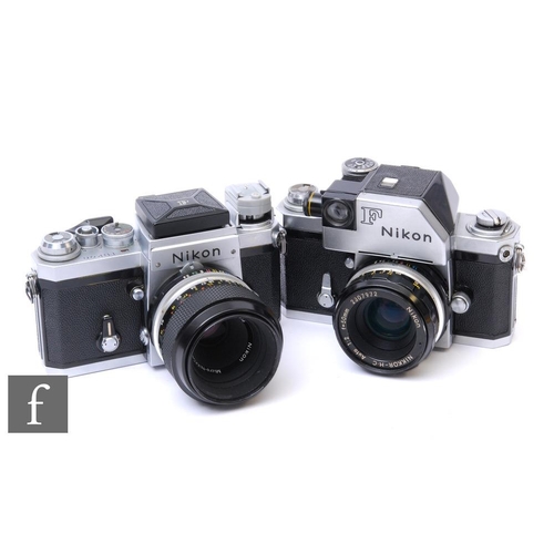 136 - A 1962 Nikon F Photomic SLR camera, serial No. 6466635, black and chrome body, with a Nikkor-H.C Aut... 