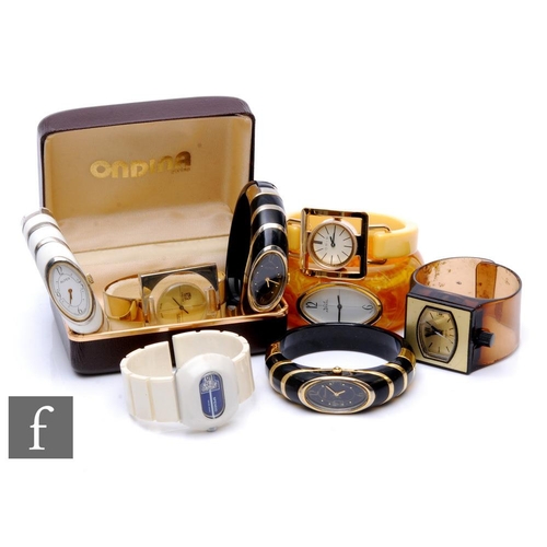 846 - Various - A collection of later 20th Century wrist watches to include a boxed Odina bangle with luci... 