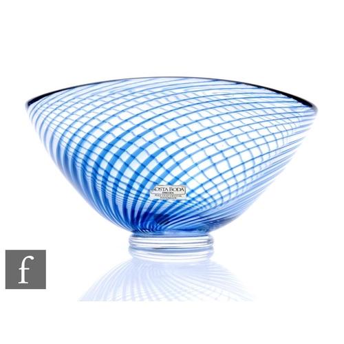 909 - Bengt Edenfalk - Kosta Boda - A small later 20th Century bowl of footed compressed ovoid form, inter... 