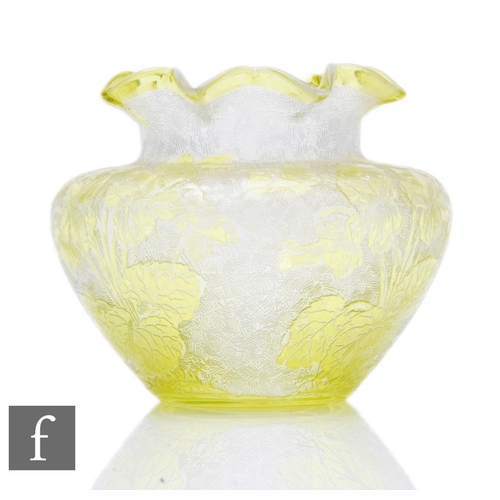 985 - Val St Lambert - An early 20th Century cameo glass vase, of shouldered ovoid form with frill collar ... 