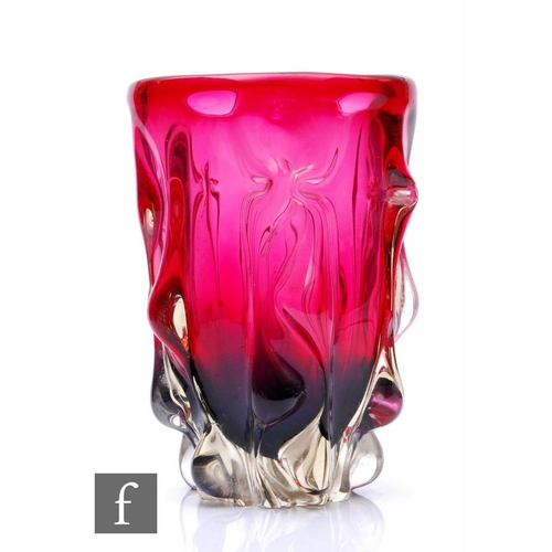 999 - Sanyu - Japan - A glass vase, the body in Sommerso, cased in clear crystal over ruby with heavily pu... 