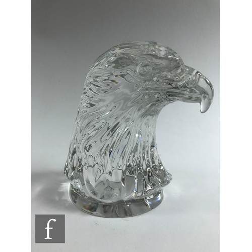 989 - Baccarat - Tete D'Aigle’ (The Eagle) - A late 20th Century glass table weight modelled as an eagle's... 