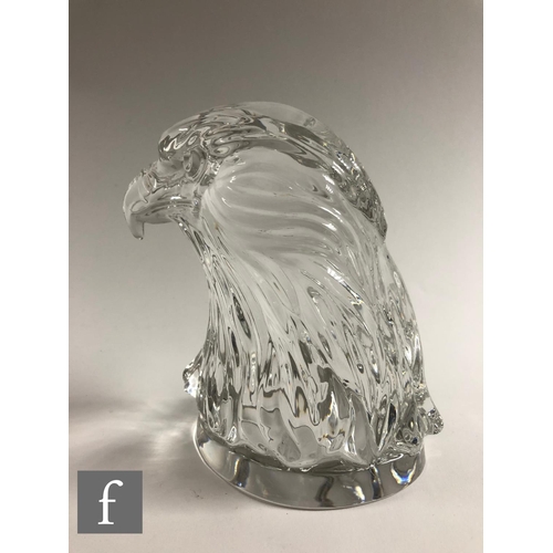 989 - Baccarat - Tete D'Aigle’ (The Eagle) - A late 20th Century glass table weight modelled as an eagle's... 