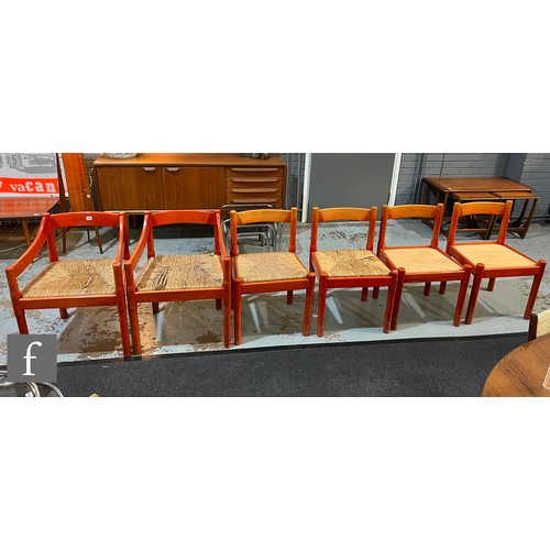 725 - Vico Magistretti - Cassina - A set of six Carimate chairs with red stained beech frames and woven gr... 