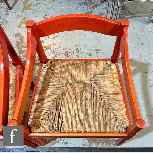 725 - Vico Magistretti - Cassina - A set of six Carimate chairs with red stained beech frames and woven gr... 