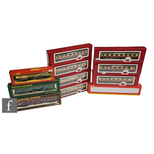 4053 - Eleven assorted OO gauge passenger coaches by Replica, Dapol, Hornby and Mainline, boxed. (11)